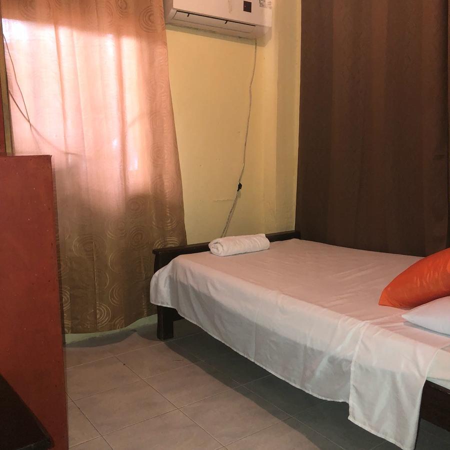 Posada Valerie Hotel Archibolds Екстериор снимка